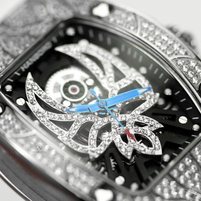 Cận cảnh đồng hồ HANBORO Nữ 817 Mắt Phượng – mặt đồng hồ tinh xảo, chi tiết tỉ mỉ, tôn nét quý phái của phái đẹp.